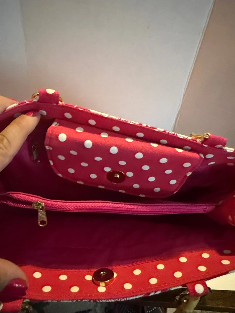 NWT Tianni Red dark pink and White Printed floral cloth bag Bamboo-Style Handles
